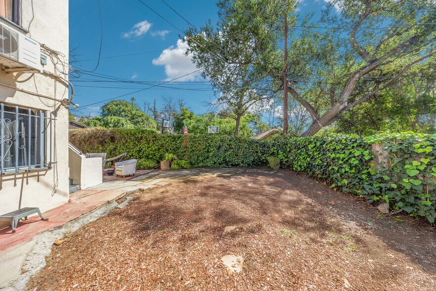 More Photos Of 1562 N Lake Ave, Pasadena Apartments For Sale