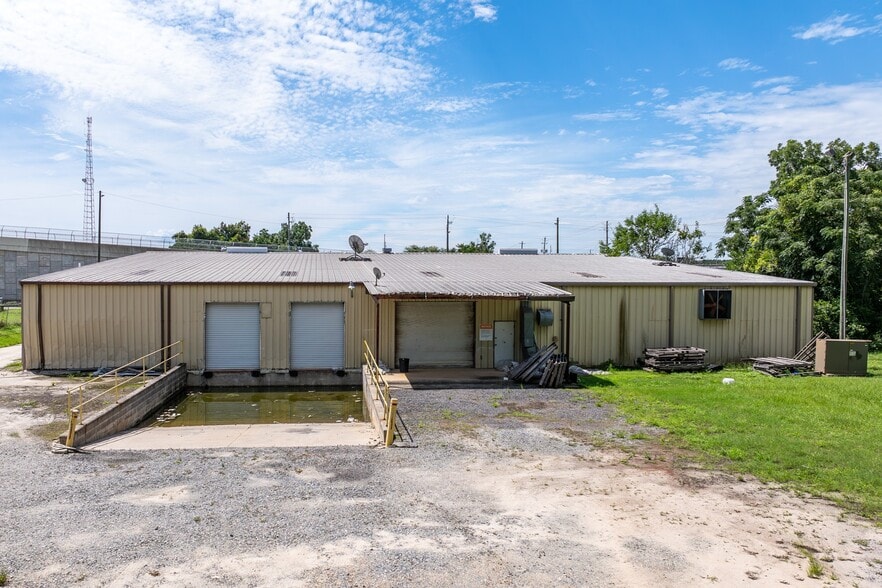 More Photos Of 908 W Hill Ave, Valdosta Warehouse For Sale