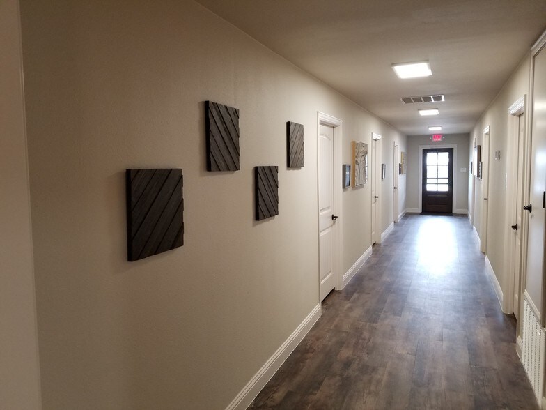 More Photos Of 200 S Main St, Rhome Religious Facility For Lease