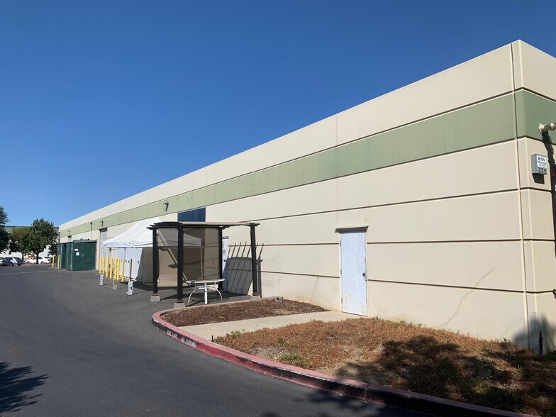 More Photos Of 215/219 Vineyard Ct, Morgan Hill Warehouse For Sale