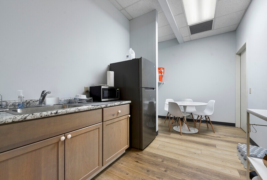 More Photos Of Corner of N Sheridan & Broad Street, Pittsburgh Office For Sale