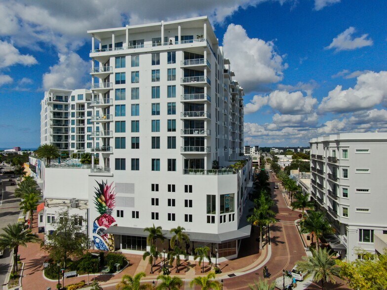 More Photos Of 50 S Lemon Ave, Sarasota Office For Lease