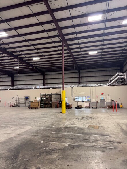 More Photos Of 1485 Rail Head Blvd, Naples Warehouse For Lease