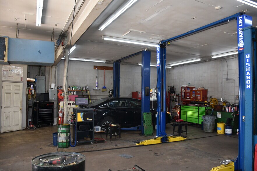 More Photos Of 29 E Germantown Pike, Plymouth Meeting Auto Repair For Sale