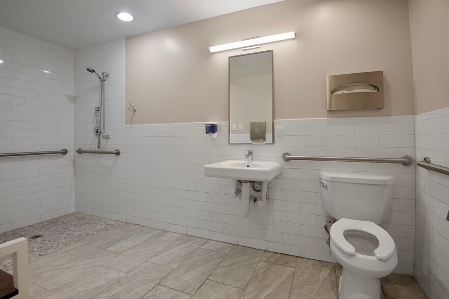 More Photos Of 1020 Princess St, Alexandria Loft Creative Space For Sale