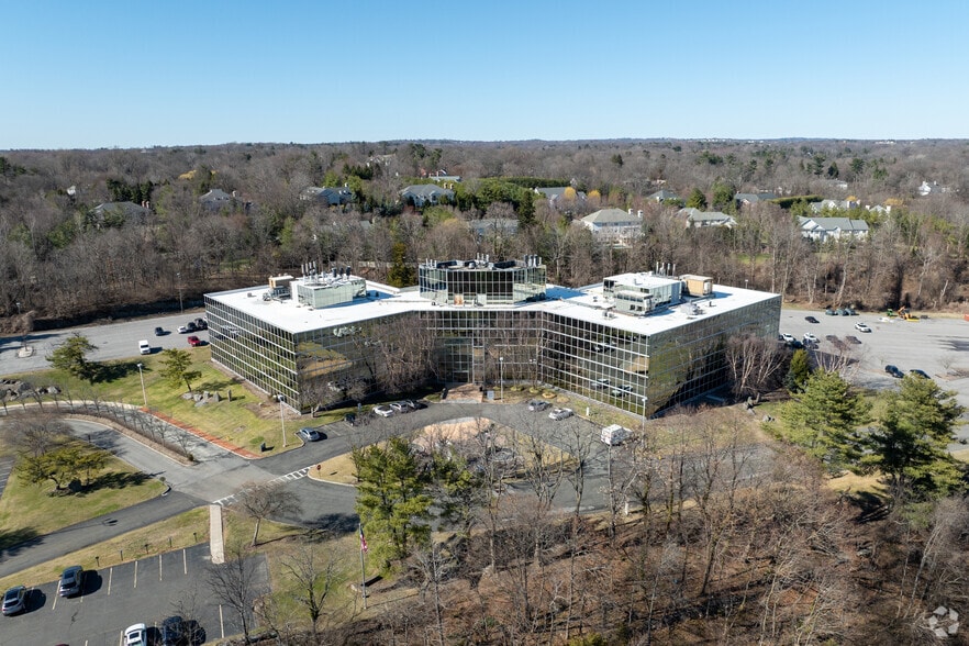 More Photos Of 2500 Westchester Ave, Purchase Office For Lease