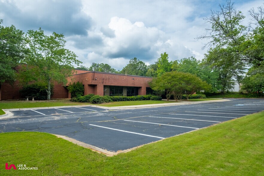 More Photos Of 5383 Truman Dr, Decatur Warehouse For Lease