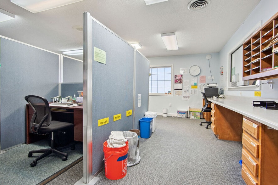 More Photos Of 217-219 Station St, Jacksonville Medical For Lease