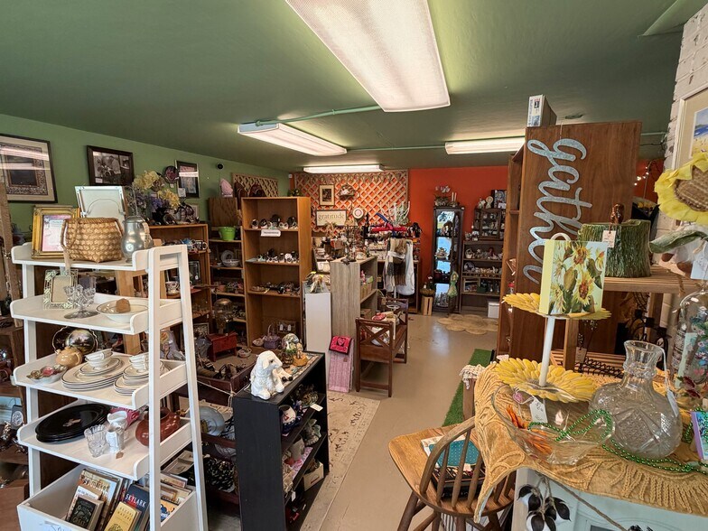 More Photos Of 1120 Main St, Philomath Freestanding For Lease