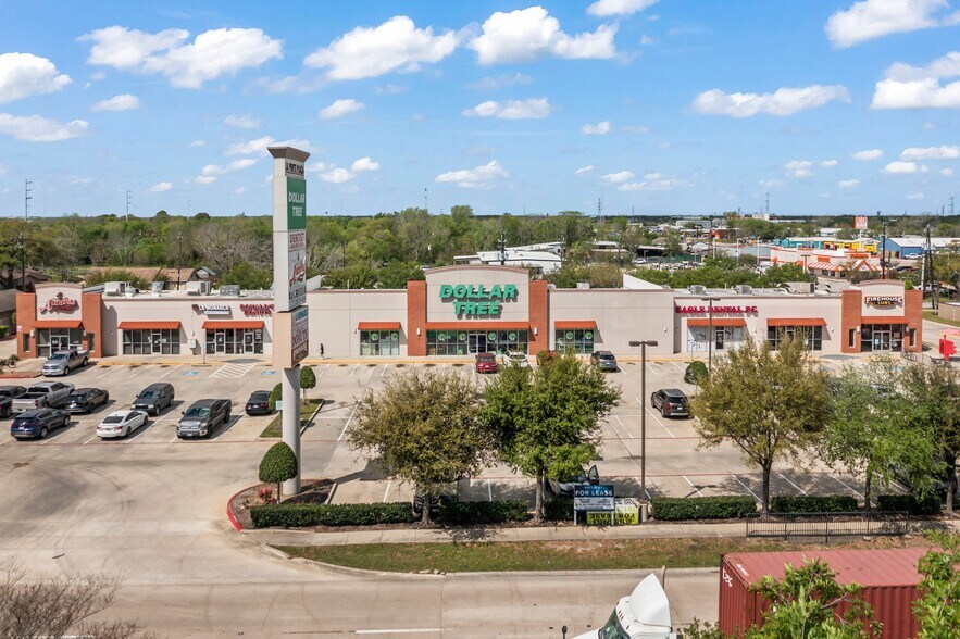 More Photos Of 112 Highway 146 S, La Porte Storefront For Sale