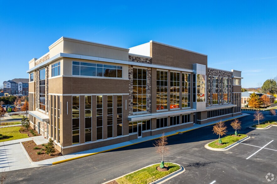 More Photos Of 5030 Carothers Pky, Franklin Office For Lease