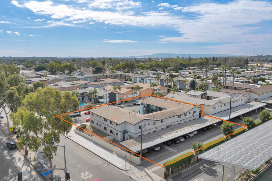 More Photos Of 561 E 64th St, Long Beach Apartments For Sale