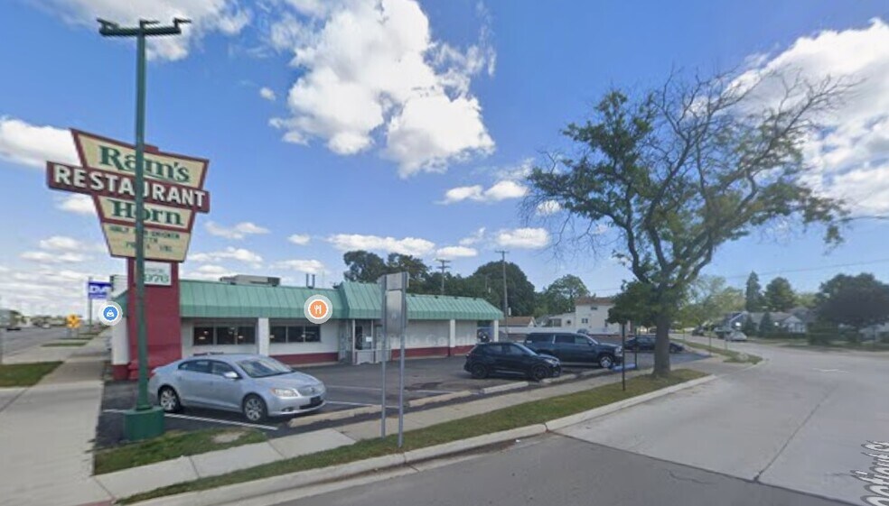 Primary Photo Of 29220 Gratiot Ave, Roseville Restaurant For Sale