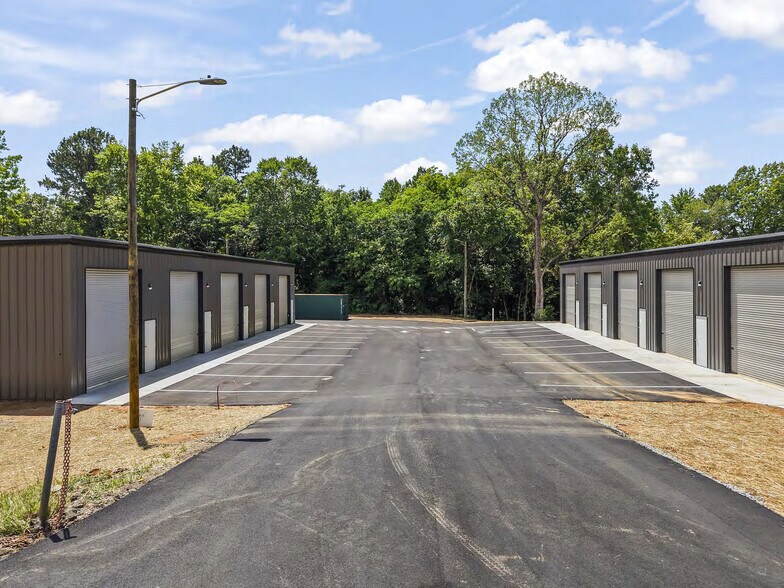 More Photos Of 2138 Surrett Dr, High Point Self Storage For Sale