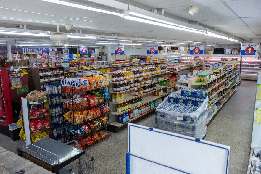 More Photos Of Undisclosed, Pontiac Convenience Store For Sale