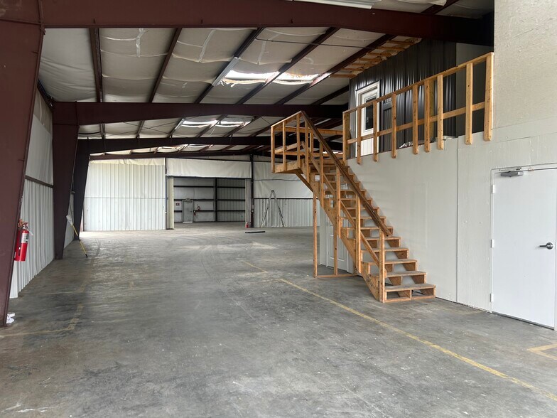 More Photos Of 2718 Ruby St, Gonzales Light Distribution For Sale