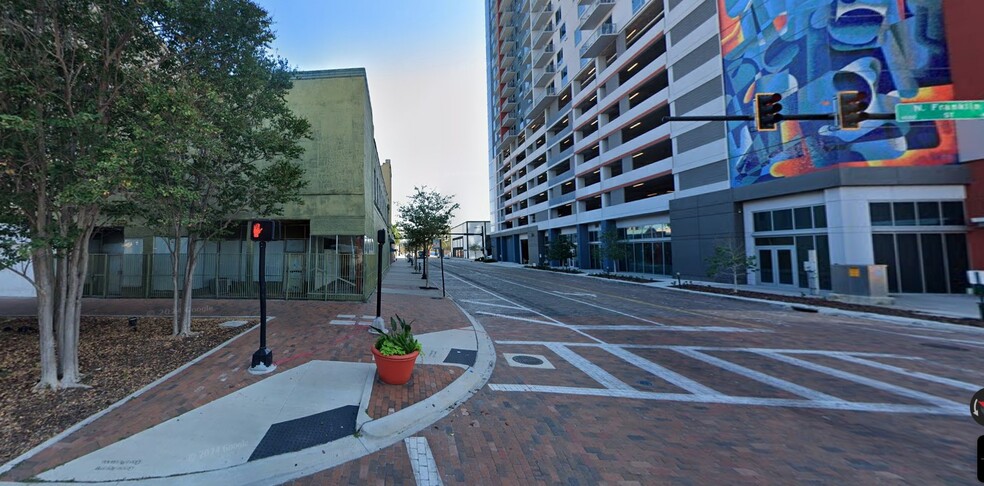 Primary Photo Of 1001 N Franklin St, Tampa Storefront For Sale