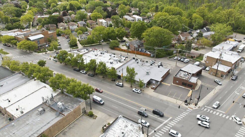 More Photos Of 5337-5353 W Devon Ave, Chicago Storefront Retail Office For Sale