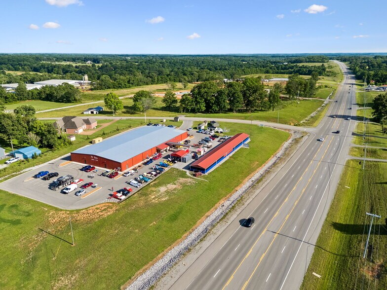 More Photos Of 4070 Old Highway 431, Greenbrier Freestanding For Sale