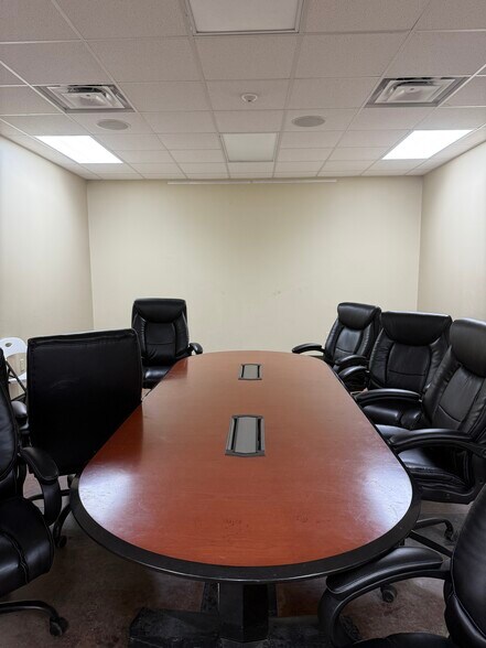 More Photos Of 7160 Antoine, Shreveport Manufacturing For Sale