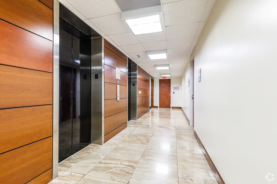 More Photos Of 8751 W Broward Blvd, Plantation Office For Lease