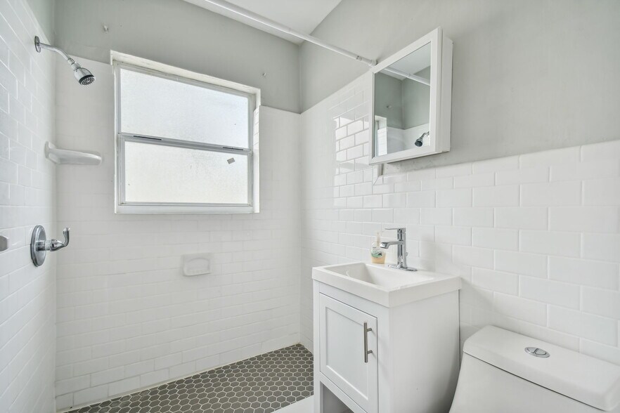 More Photos Of 779 9th Ave N, Saint Petersburg Apartments For Sale