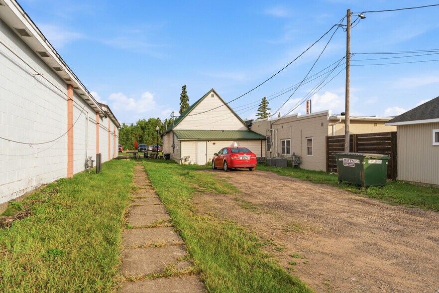 More Photos Of 410 Main St, Sandstone Restaurant For Sale