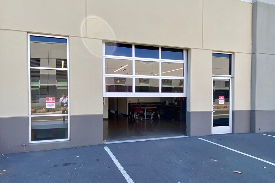 More Photos Of 2201-2213 N Loop Rd, Alameda Research And Development For Sale