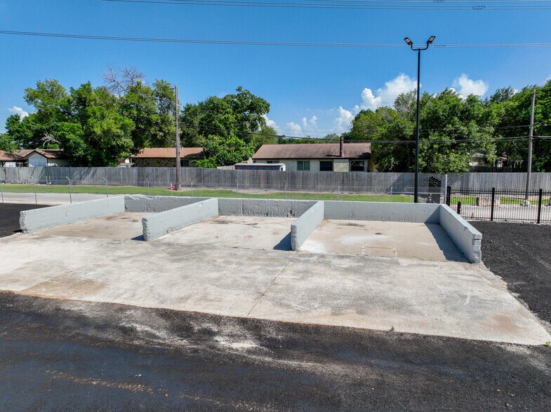 More Photos Of 14732 Bulverde Rd, San Antonio Warehouse For Lease
