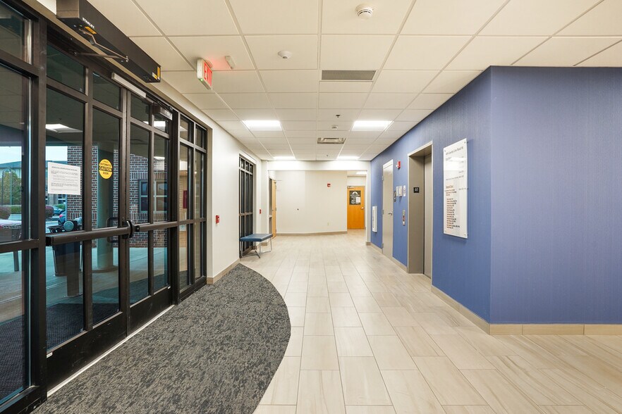 More Photos Of 484 County Line Rd W, Westerville Medical For Lease