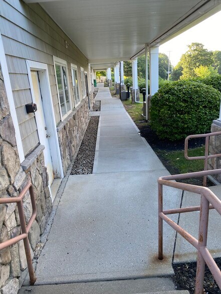 More Photos Of 19 Bridge St, Kittery Coworking Space