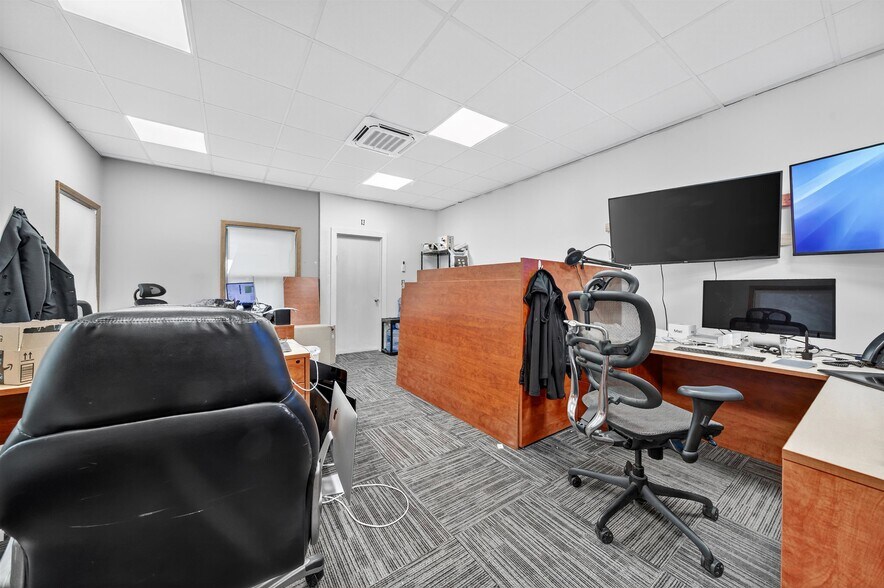 More Photos Of 11 Abrams Rd, Central Valley Office For Sale