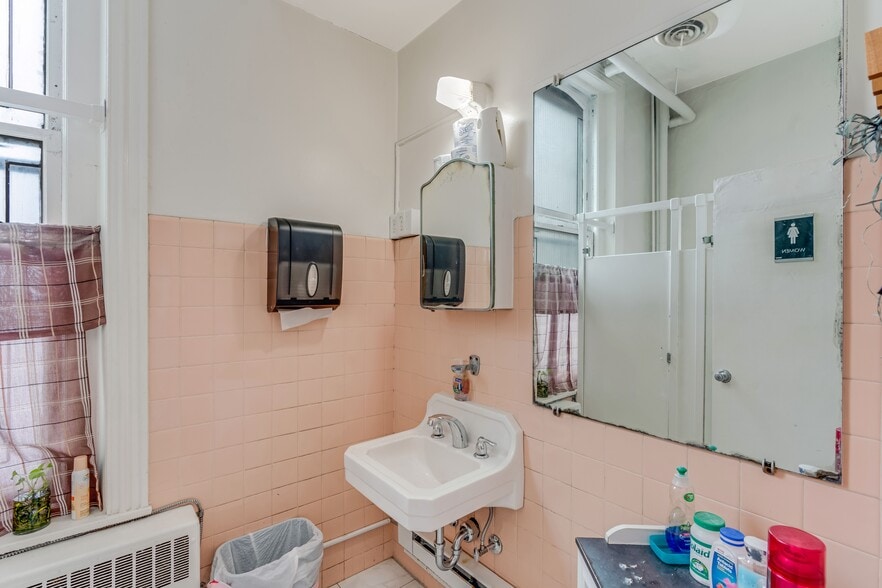 More Photos Of 115 Chestnut St, Philadelphia Office For Lease