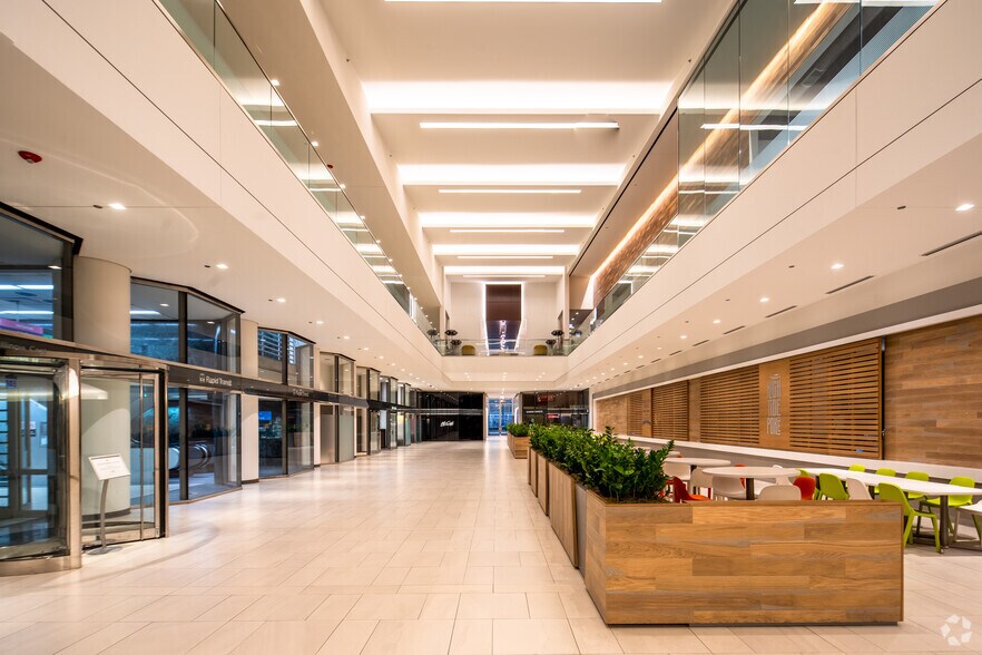 More Photos Of 203 N LaSalle St, Chicago Office For Lease