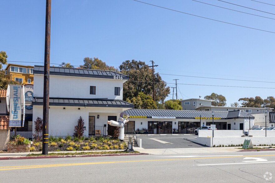 More Photos Of 8416-8432 Pershing Dr, Playa Del Rey Storefront Retail Office For Lease