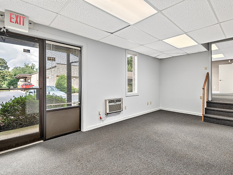 More Photos Of 141 Glenn Bridge Rd, Arden Light Distribution For Lease