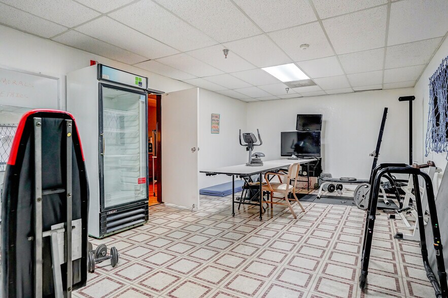 More Photos Of 950 S Central Ave, Compton Schools For Sale