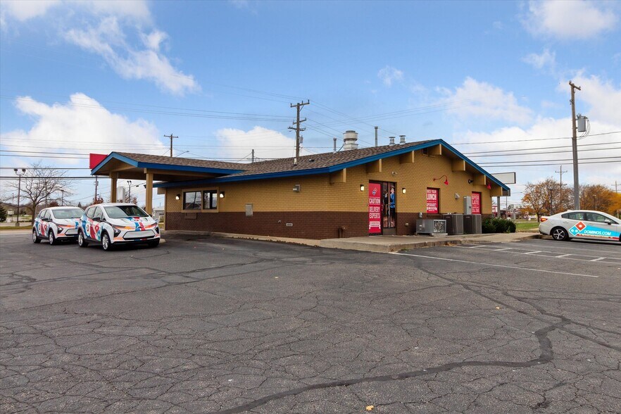 More Photos Of 1380 Wright Ave, Alma Freestanding For Sale