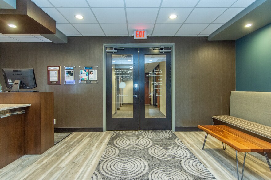 More Photos Of 7300 France Ave S, Edina Medical For Lease