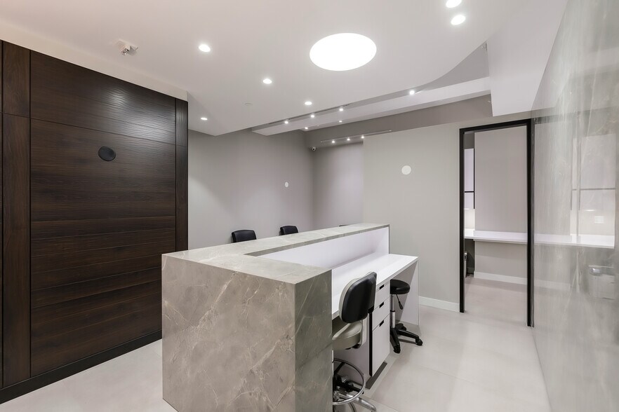 More Photos Of 70 W 36th St, New York Office For Lease