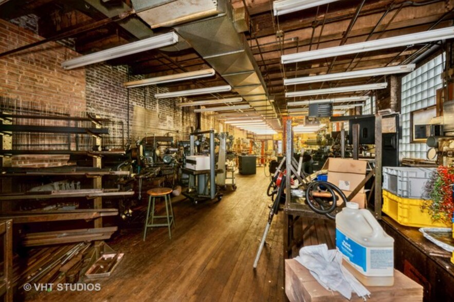 More Photos Of 313 W Chestnut St, Chicago Warehouse For Sale