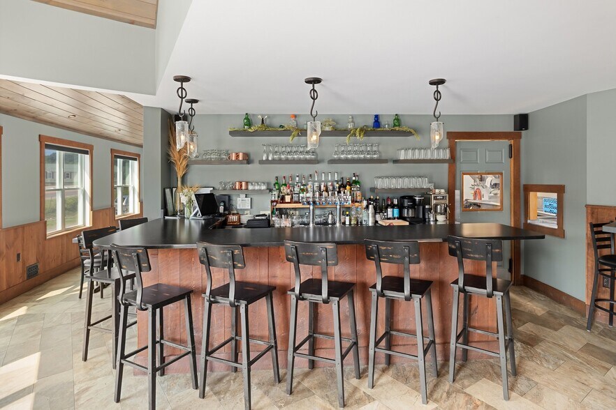 More Photos Of 4807 VT-15, Jeffersonville Specialty For Sale