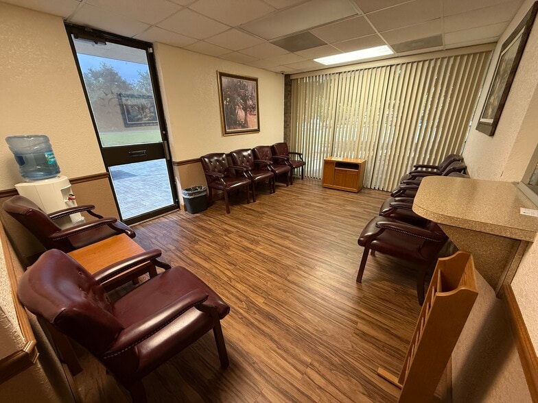 More Photos Of 13904 Lakeshore Blvd, Hudson Office For Sale