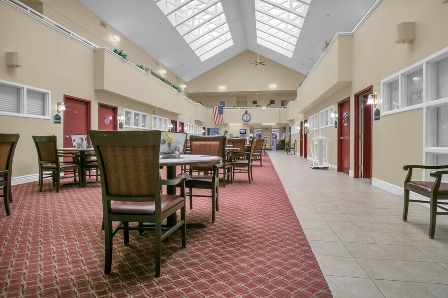 More Photos Of 4107 Central Ave, Kearney Assisted Living For Sale