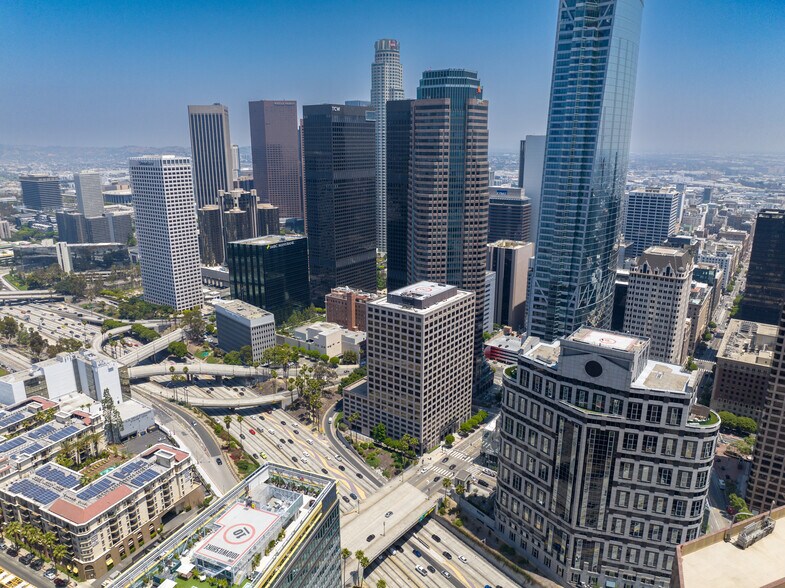 More Photos Of 915 Wilshire Blvd, Los Angeles Office For Lease