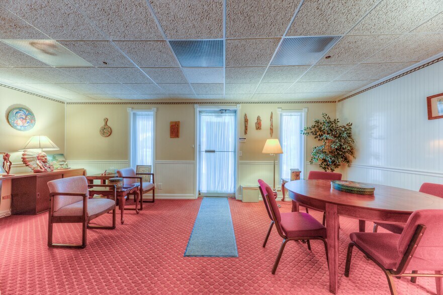 More Photos Of 1109 E Memphis St, Broken Arrow Religious Facility For Lease