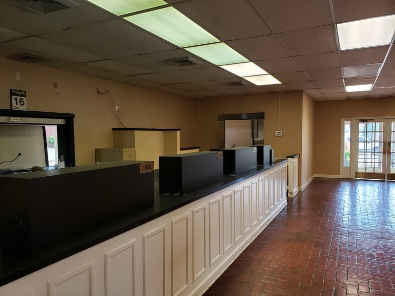 More Photos Of 201 Monroe St, Carthage Bank For Lease