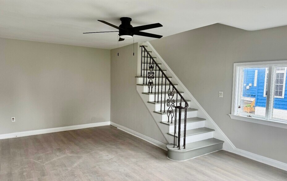 More Photos Of 288 Main St, Pittston General Retail For Sale
