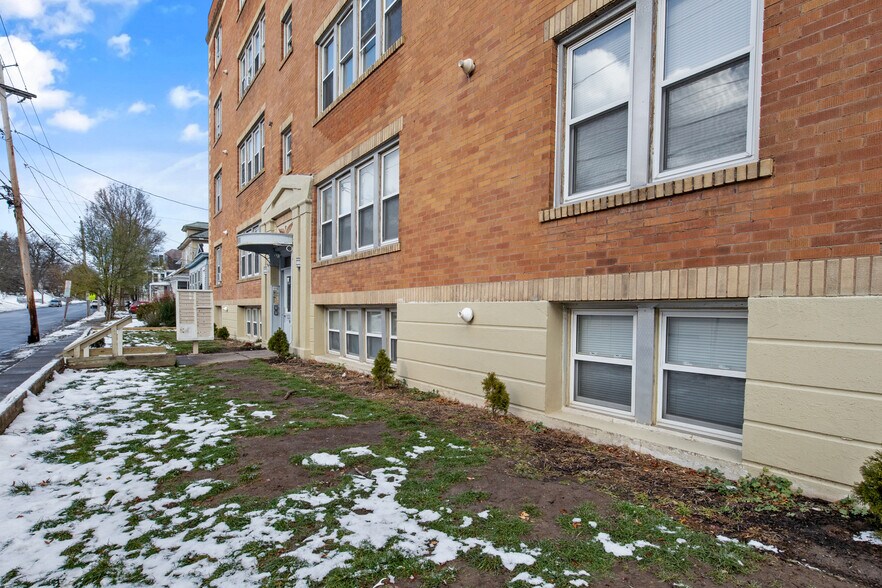 More Photos Of 1000 Bellevue Ave, Syracuse Apartments For Sale