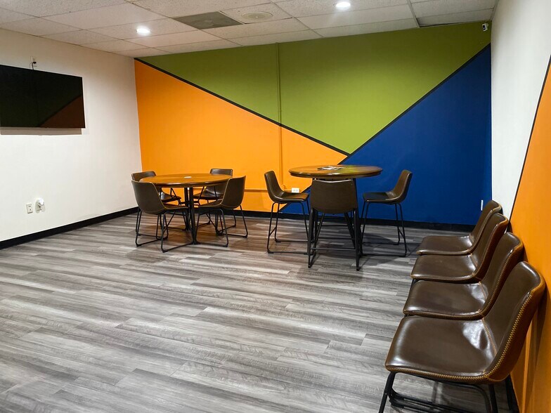 More Photos Of 20 E Church St, Martinsville Office For Lease